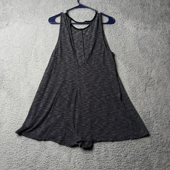 Casual Romper Women's Large Black and White Striped Snap Bottom Sleeveless - Picture 1 of 5
